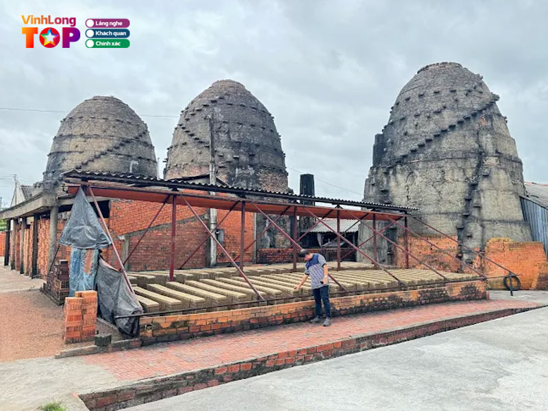 Lang-gach-gom-do-mang-thit-vinhlongtoplist