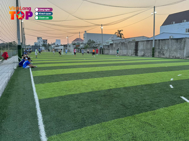 San-bong-da-song-sinh-vinhlongtoplist