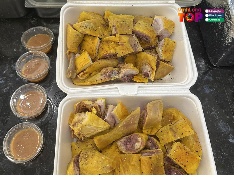 Tiem-chan-ga-con-lon-vinhlongtoplist