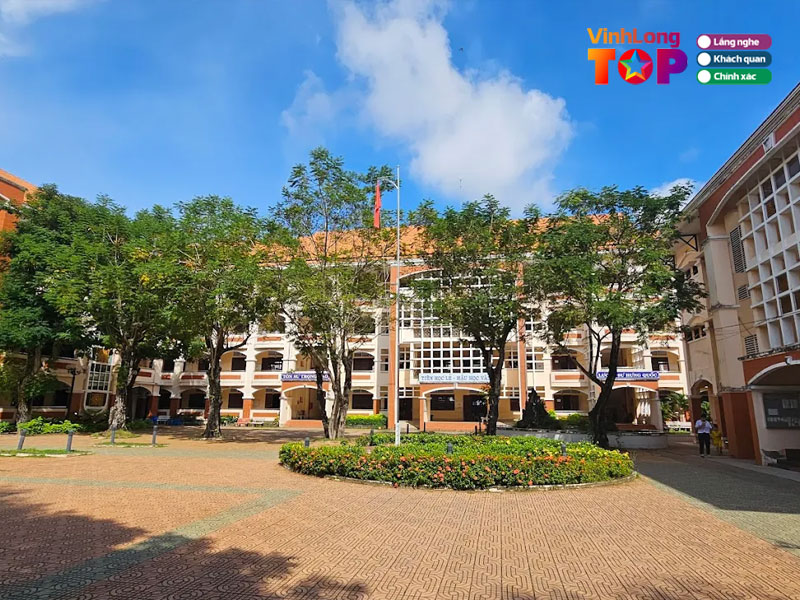 Truong-thpt-luu-van-liet-vinhlongtoplist