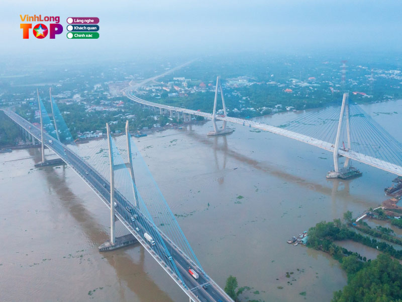 Kien-truc-cau-my-thuan-hien-dai-giua-dong-song-tien-vinhlongtoplist