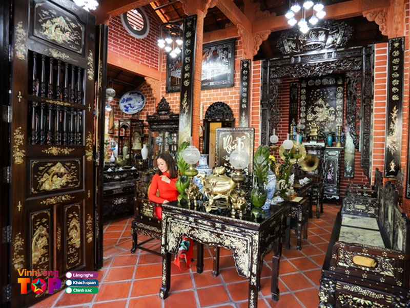 Kien-truc-doc-dao-cua-nha-gom-tu-buoi-vinhlongtoplist