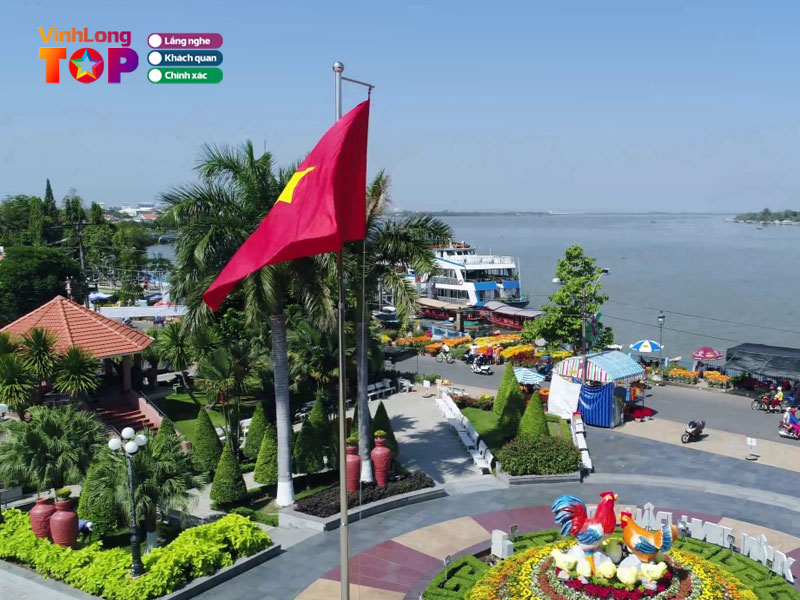 Quang-truong-tp-vinh-long-vinhlongtoplist