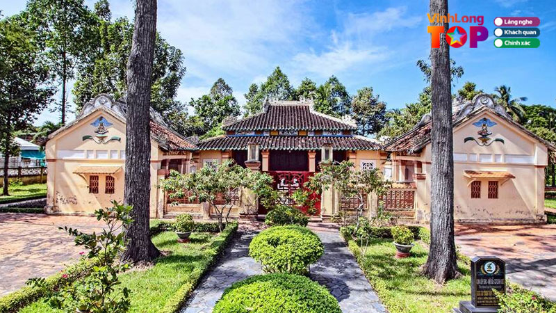 Van-thanh-mieu-vinh-long-quoc-tu-giam-o-phuong-nam-giua-long-tay-nam-bo-vinhlongtoplist
